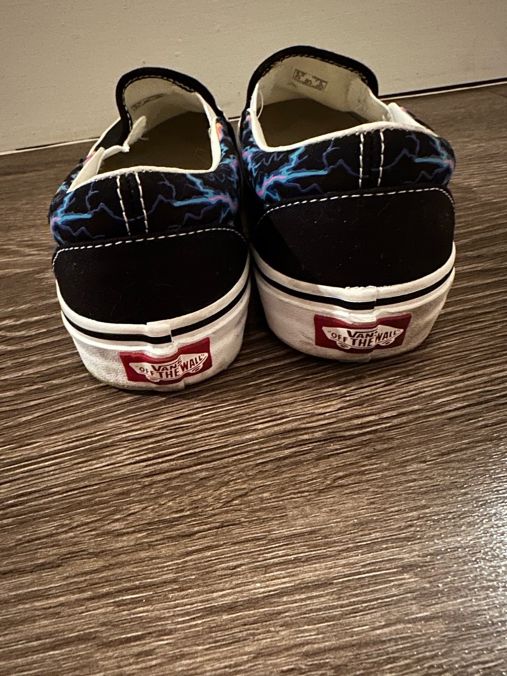 VANS - Picture 4 of 4